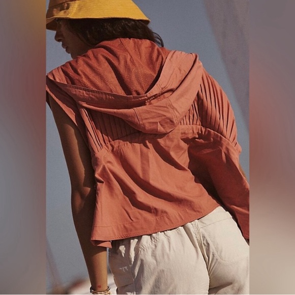 NEW Free People Movement Vest Small / S NWOT - Picture 1 of 5